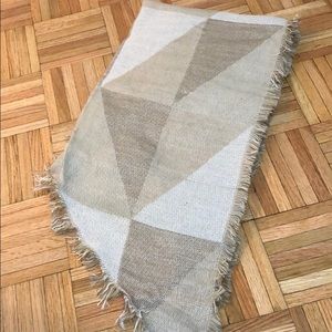 Women’s blanket scarf